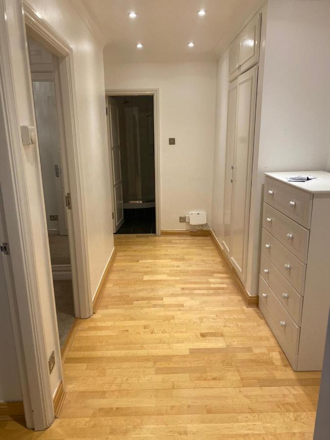 Cozy Two Bedroom Flat In The Heart Of Londra